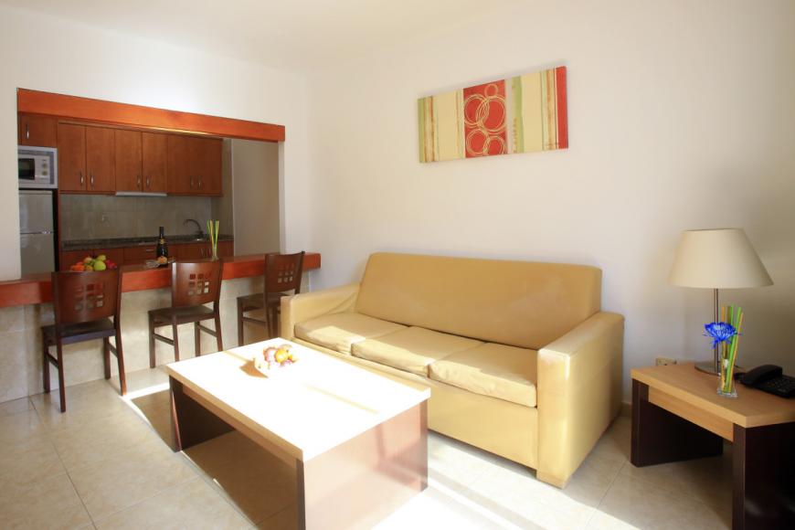 2 Sterne Familienhotel: Labranda Playa Club - Puerto del Carmen, Lanzarote (Kanaren), Bild 10