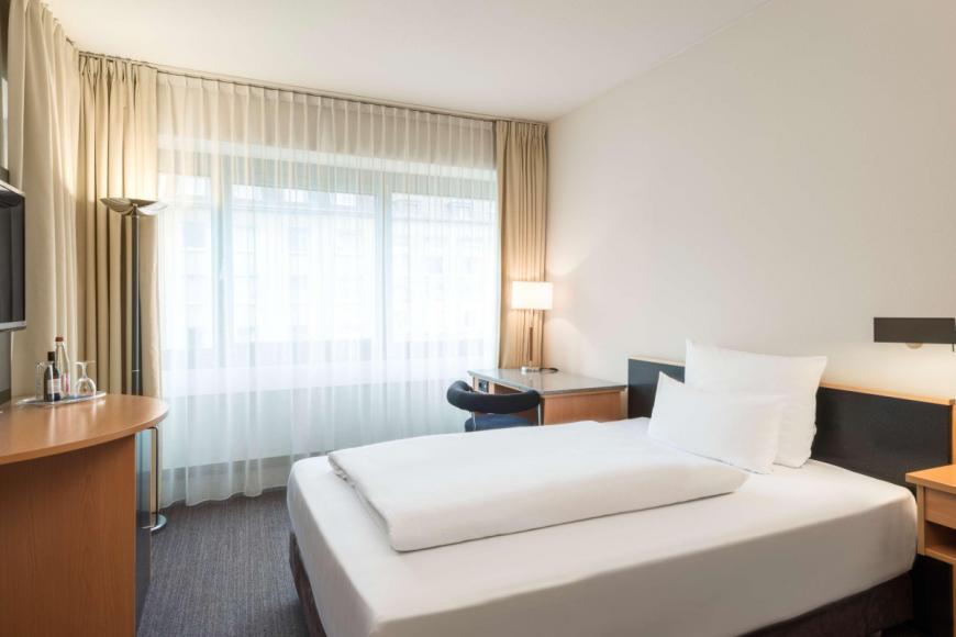 4 Sterne Hotel: NH Düsseldorf City - Düsseldorf, Nordrhein-Westfalen, Bild 6