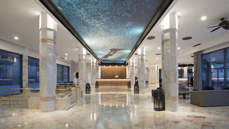 4 Sterne Hotel: Baia Azul - Funchal, Madeira, Bild 3