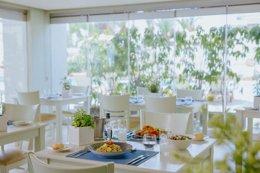 5 Sterne Familienhotel: The Golden Bay Beach - Larnaca, Larnaka, Bild 9