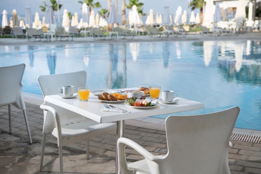 4 Sterne Familienhotel: Akti Beach Village Resort - Paphos, Paphos, Bild 6