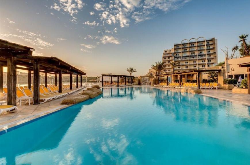 4 Sterne Hotel: AX Sunny Coast Resort & Spa - Qawra, Malta