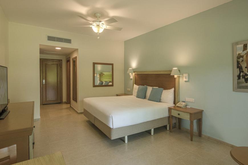 5 Sterne Familienhotel: Iberostar Waves Punta Cana - Punta Cana / Bavaro, Osten Dom. Rep., Bild 4