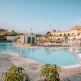 4 Sterne Hotel: Costa del Sol Glamping Village, Fuengirola, Costa del Sol (Andalusien)