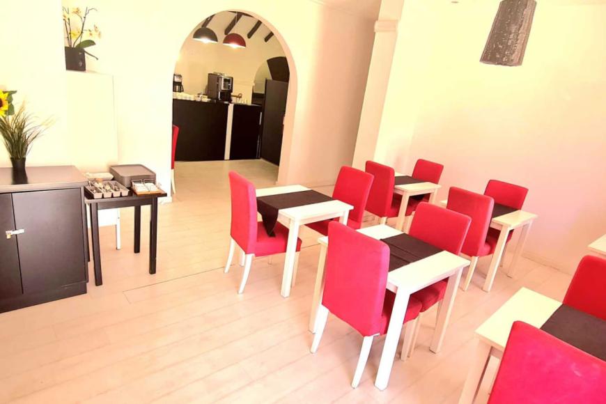 2 Sterne Hotel: Albufeira Beach Hotel by Kavia - Albufeira, Algarve, Bild 10