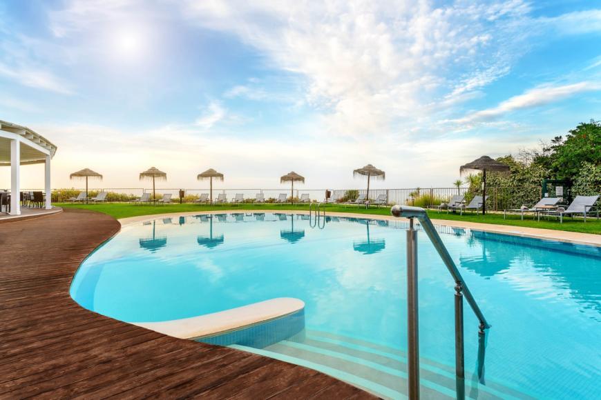 4 Sterne Hotel: AP Oriental Beach - Adults only - Praia da Rocha, Algarve