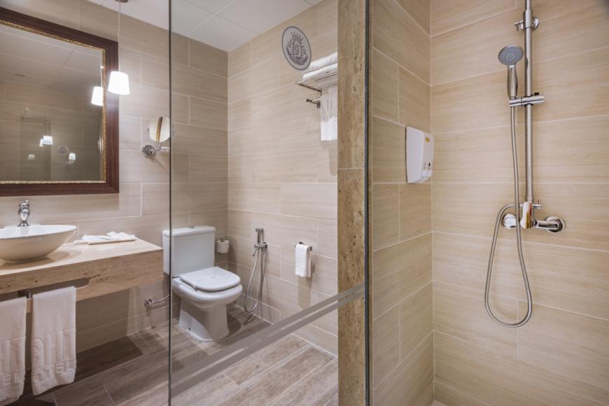 3 Sterne Hotel: GHT Neptuno - Tossa de Mar, Costa Brava (Katalonien)