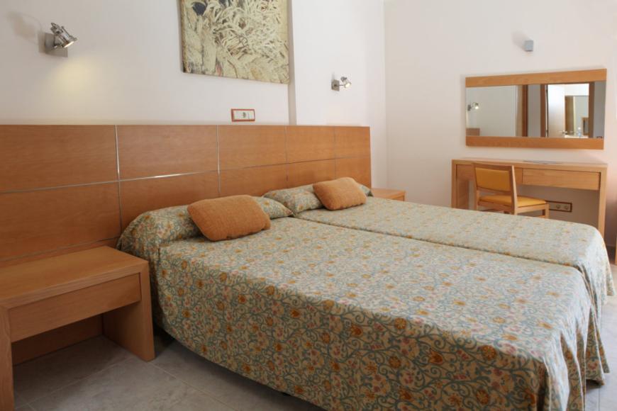 4 Sterne Familienhotel: Hotel Bluesea Salina (ex. Moon Dreams Atlantic) - Es Canar, Ibiza (Balearen), Bild 6