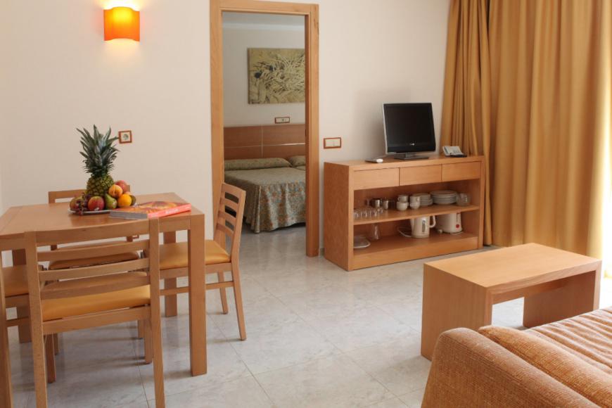 4 Sterne Familienhotel: Hotel Bluesea Salina (ex. Moon Dreams Atlantic) - Es Canar, Ibiza (Balearen), Bild 7