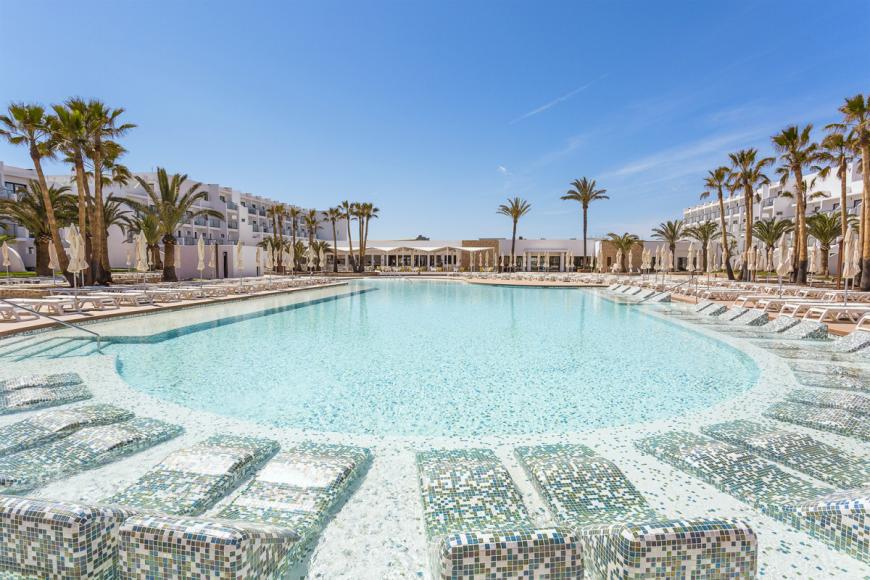 5 Sterne Hotel: Grand Palladium White Island Resort and Spa - Playa d'en Bossa, Ibiza (Balearen), Bild 2