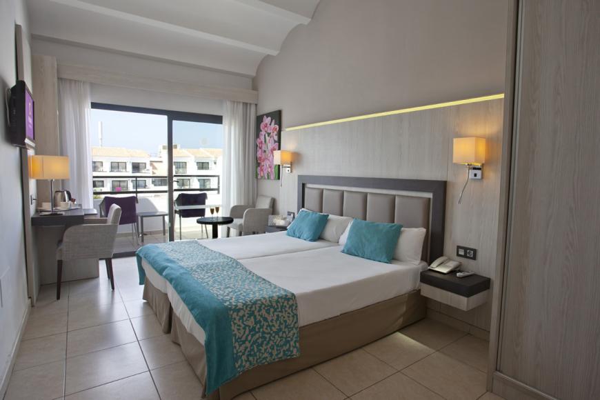 4 Sterne Familienhotel: Fergus Style Bahamas - Playa d'en Bossa, Ibiza (Balearen), Bild 4