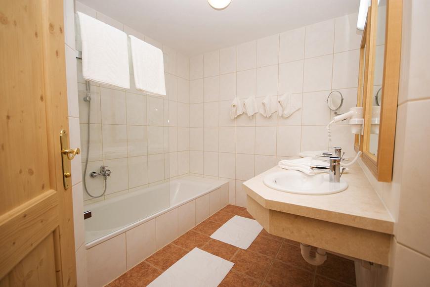 3 Sterne Familienhotel: Das Resort Brixen - Brixen im Thale, Tirol, Bild 9