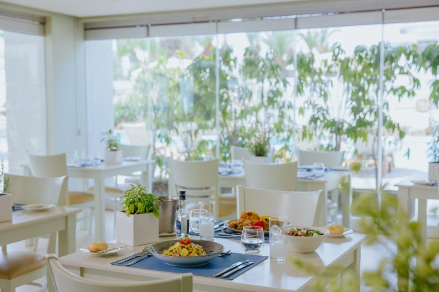 5 Sterne Familienhotel: The Golden Bay Beach - Larnaca, Larnaka, Bild 9