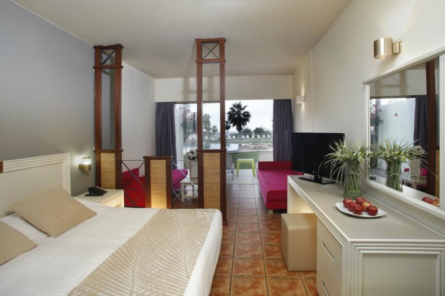 4 Sterne Hotel: Leonardo Club Laura Beach & Splash Resort - Paphos, Paphos, Bild 8