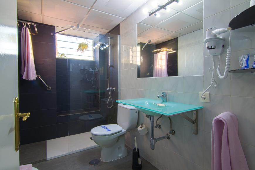 2 Sterne Hotel: Corona Blanca - Playa del Ingles, Gran Canaria (Kanaren), Bild 2