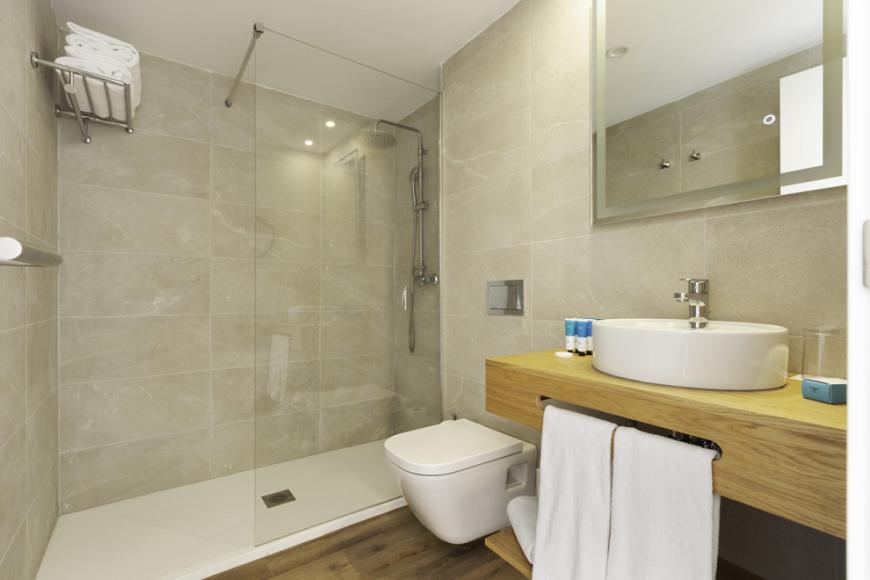 4 Sterne Familienhotel: Alua Suites Las Rocas - Cala d'Or, Mallorca (Balearen), Bild 9