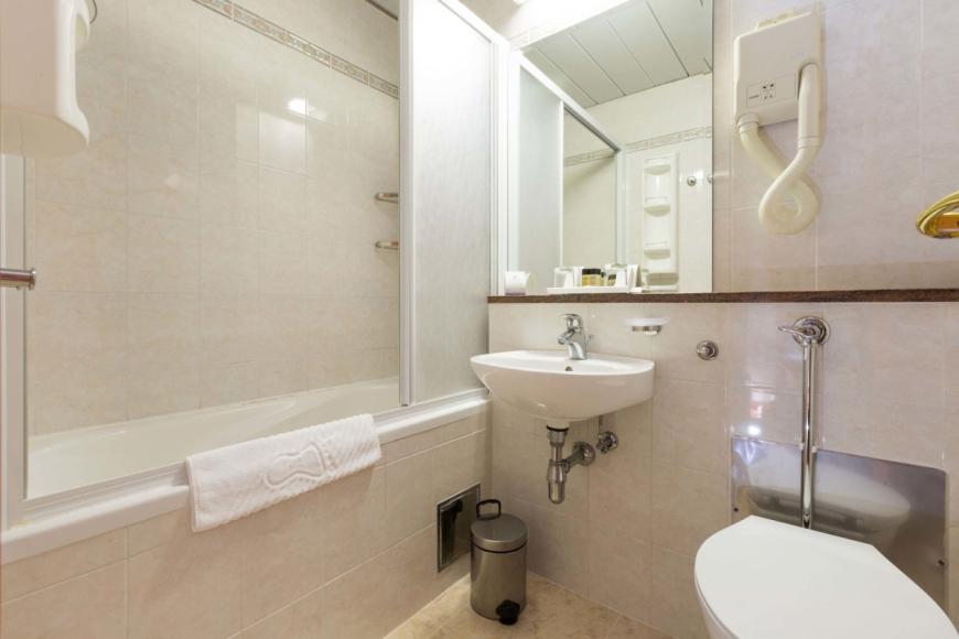 4 Sterne Hotel: Villa Galijot Plava Laguna - Porec, Istrien, Bild 10