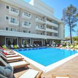 Sandy Beach Resort Golem, Bild 2