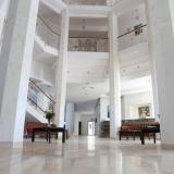 Neptunia Beach, Lobby