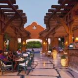 Charmillion Gardens Aqua Park, Bar