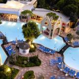 Dionysos, Pool
