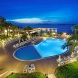 Le Bleu Hotel & Resort, Pool