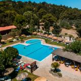 Achousa, Pool