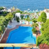 Golden Beach, Pool