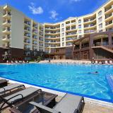 Golden Line, Pool
