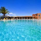Colina Village, Pool