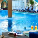 Best Semiramis, Hallenbad