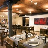 H10 Universitat, Restaurant