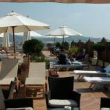 Royal Plaza, Terrasse