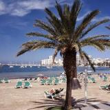Invisa Es Pla, Strand