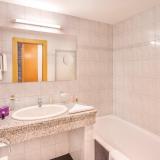 Ad Laca, Badezimmer-Beispiel