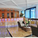 Alexander, Lobby