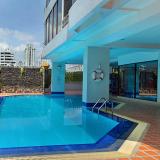 Tai Pan, Pool