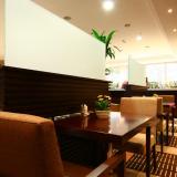 Lion's Garden, Bar