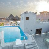 Pyramid Front Hotel, Bild 1