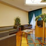 Corot, Lobby