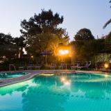 Ideal, Pool