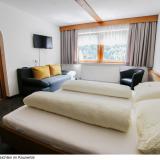 Tia Apart, Bild 6