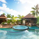 LUX* Le Morne, Pool
