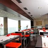 Madanis, Restaurant