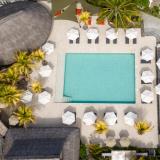Sunrise Attitude, Pool