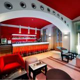 Red & Blue Design, Bar