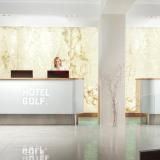 Golf Hotel, Bild 3