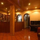 Gordon, Lobby