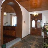Gordon, Lobby