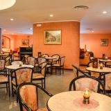 Huus Gstaad, Restaurant